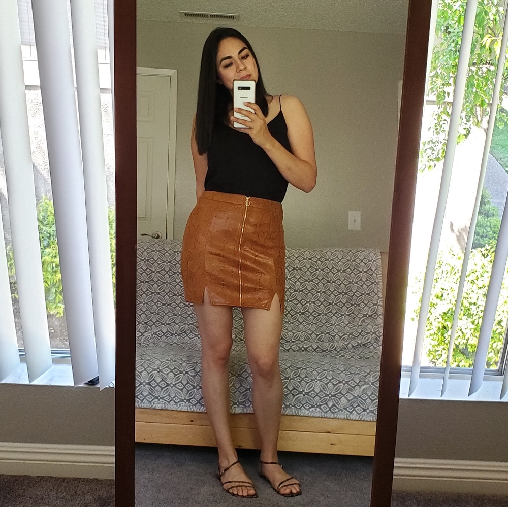 FAUX SNAKE MINI SKIRT SET